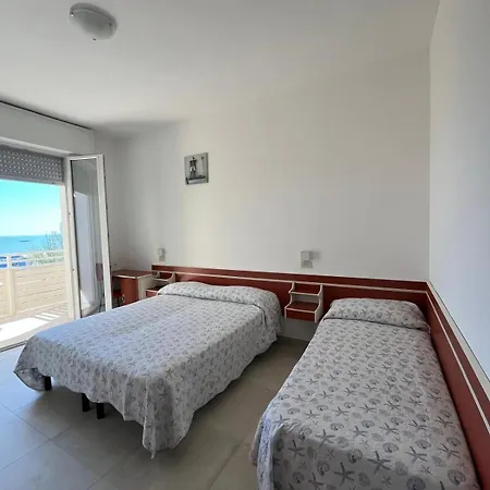 Flora Hotel 3*