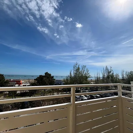 Hotel Flora 3*