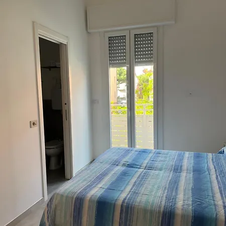 Flora Hotel 3*